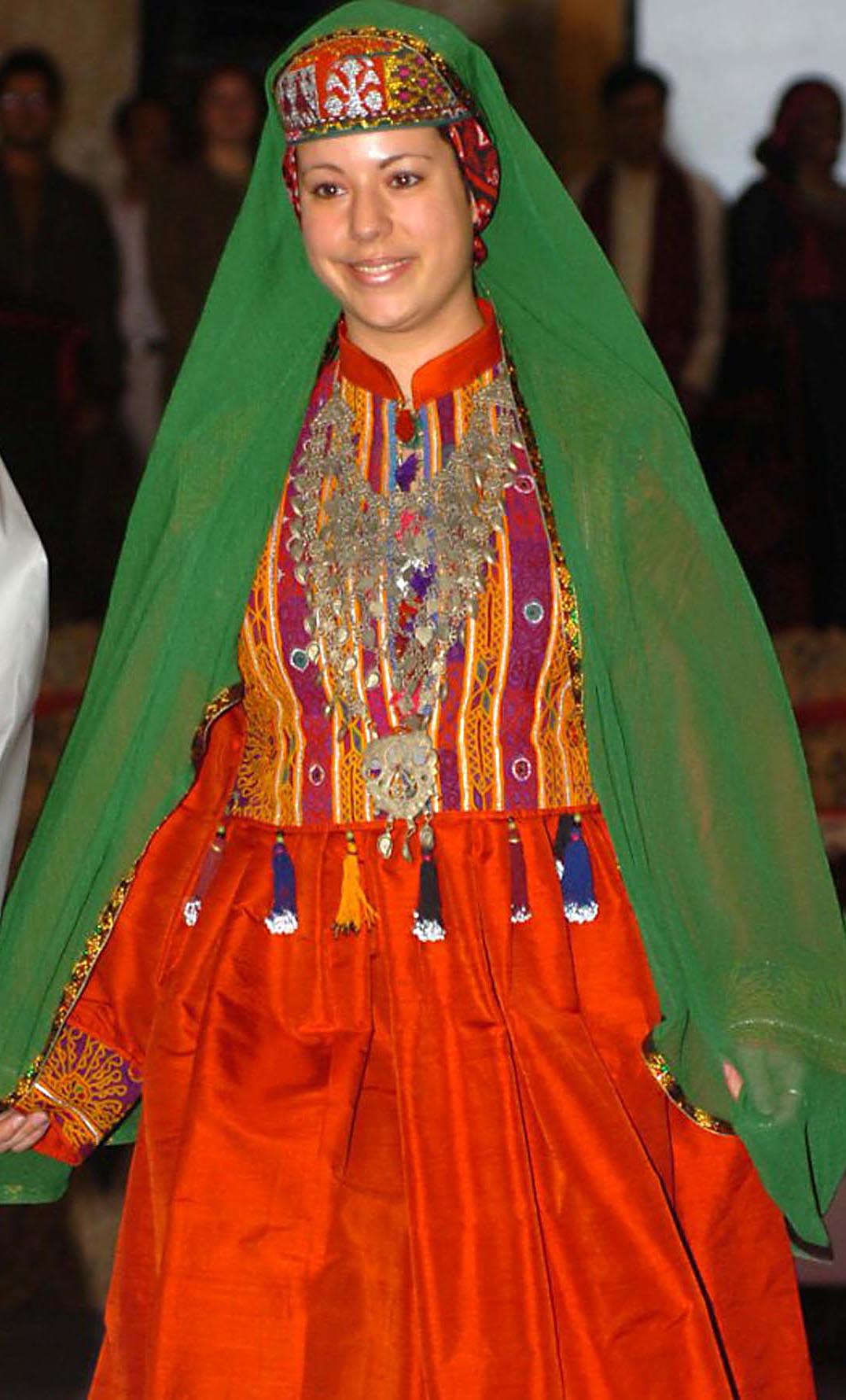 afghan traditional clothing