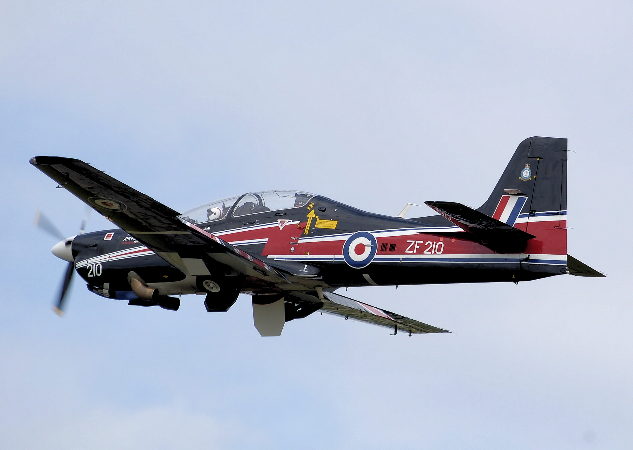 Short_tucano_t1_zf210_flying_arp.jpg