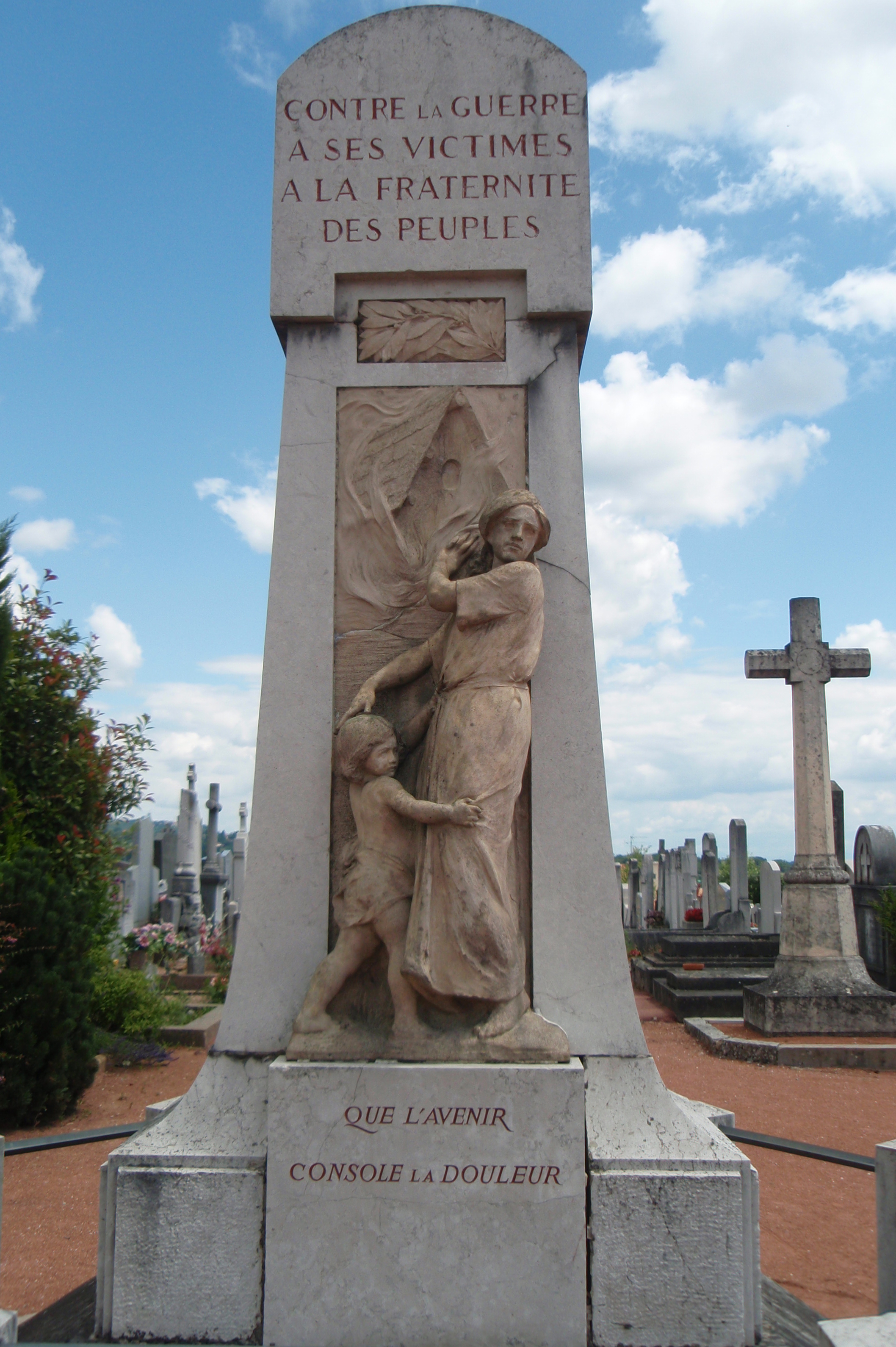 http://upload.wikimedia.org/wikipedia/commons/9/9a/Dardilly,_le_monument_aux_morts_pacifiste.jpg