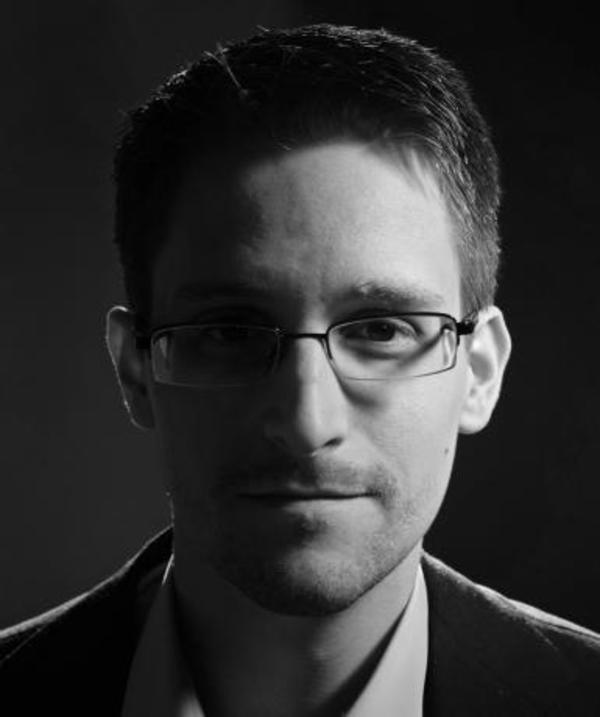 Edward-Snowden-FOPF-2014.jpg