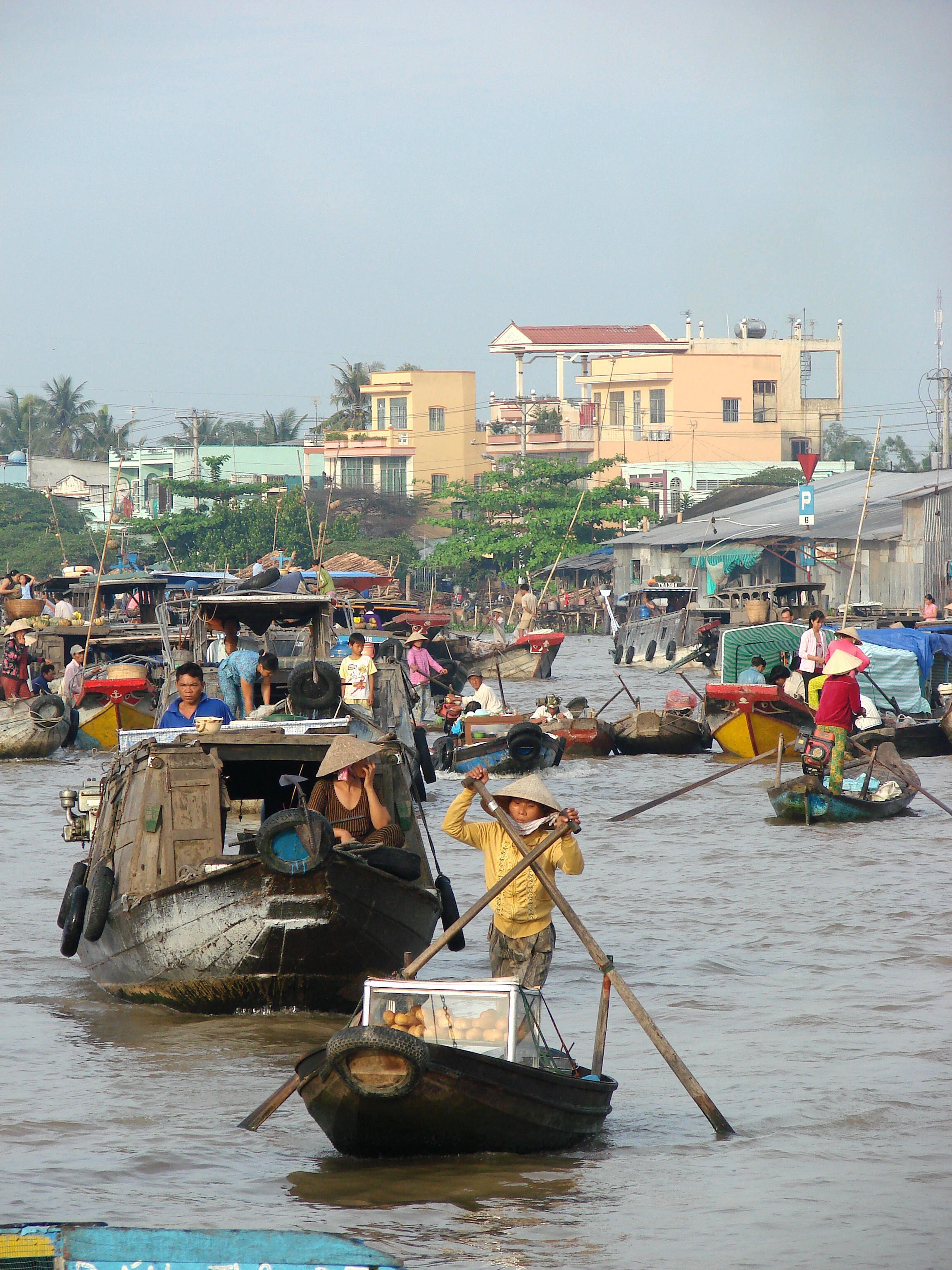 File:Floating Market - Can Tho - Vietnam.JPG - Wikimedia Commons