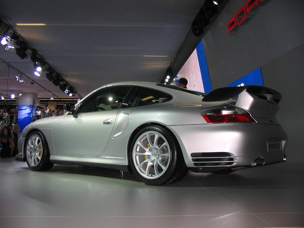 Porsche_996_GT2_Heckansicht.jpg