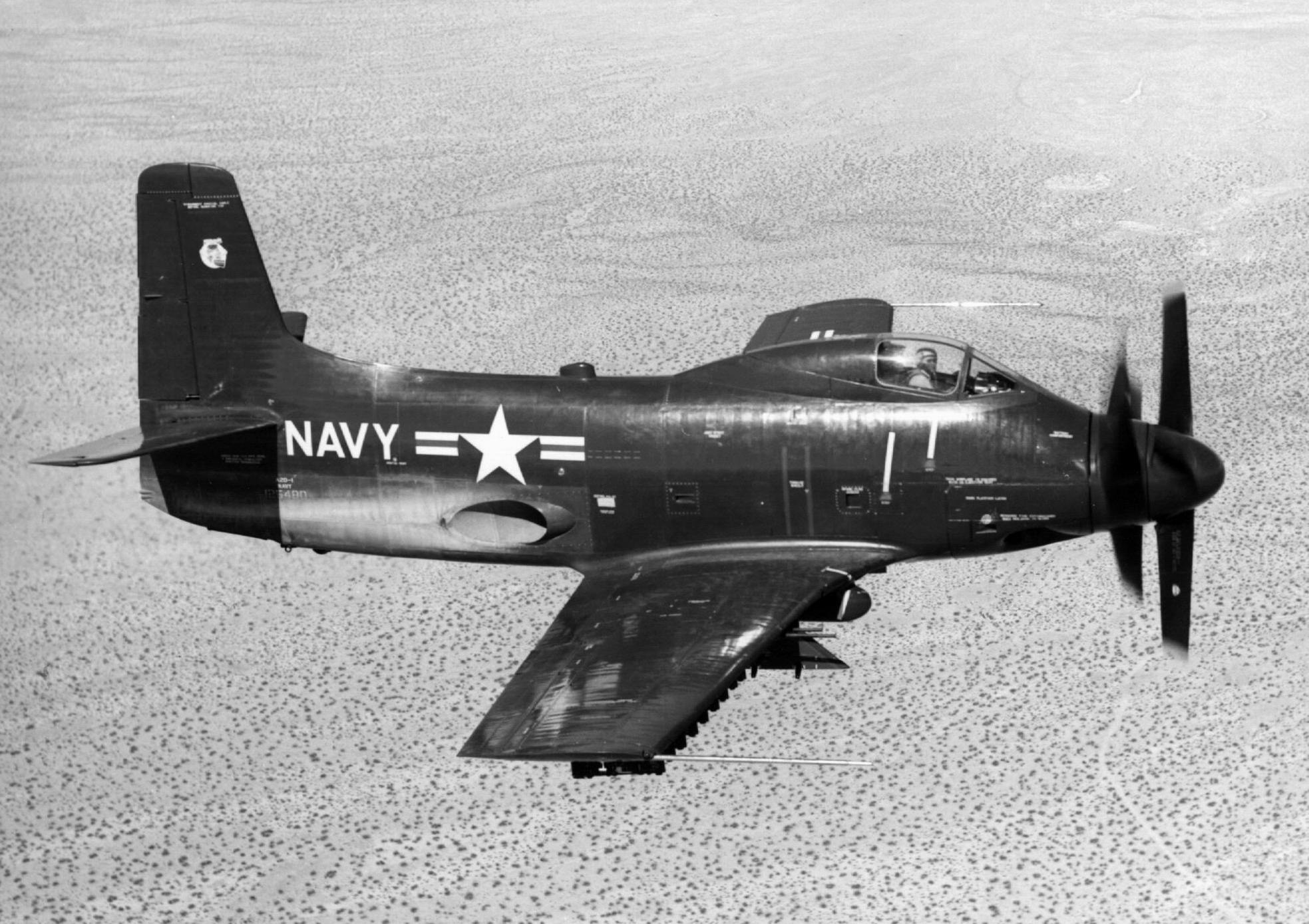 http://upload.wikimedia.org/wikipedia/commons/9/9d/Douglas_A2D-1_in_flight_1954.jpeg