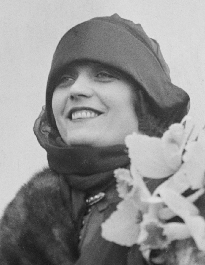 silent film star Pola Negri
