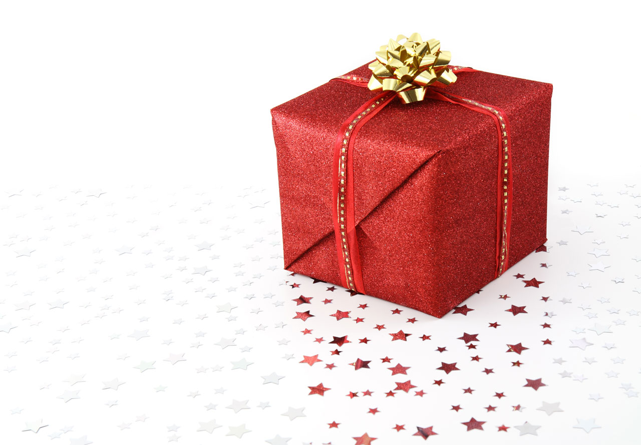 Red_Christmas_present_on_white_background.jpg?width=300