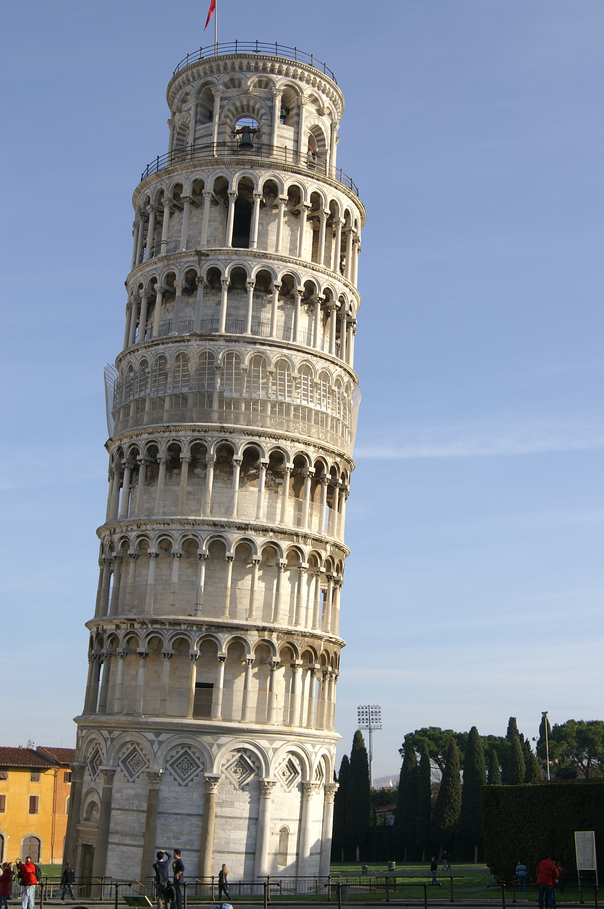 By David Wilmot (Leaning Tower of Pisa) [CC-BY-SA-2.0 (http://creativecommons.org/licenses/by-sa/2.0)], via Wikimedia Commons