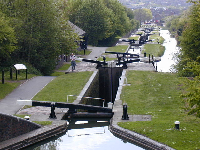 File:Delph locks - geograph.org.uk - 424489.jpg ...