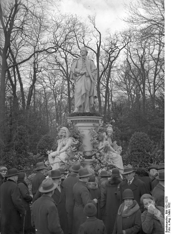 Bundesarchiv, Bild 102-13275, Goethe-Denkmal im Großen Tiergarten, Fotografie von Georg Pahl von 1932