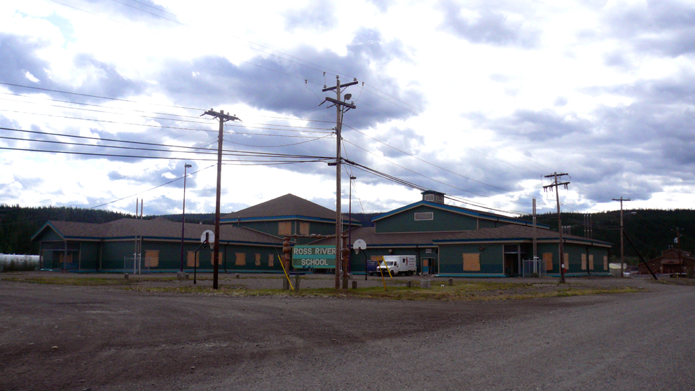 http://upload.wikimedia.org/wikipedia/commons/a/a2/Ross-river%3Dyukon_school.jpg