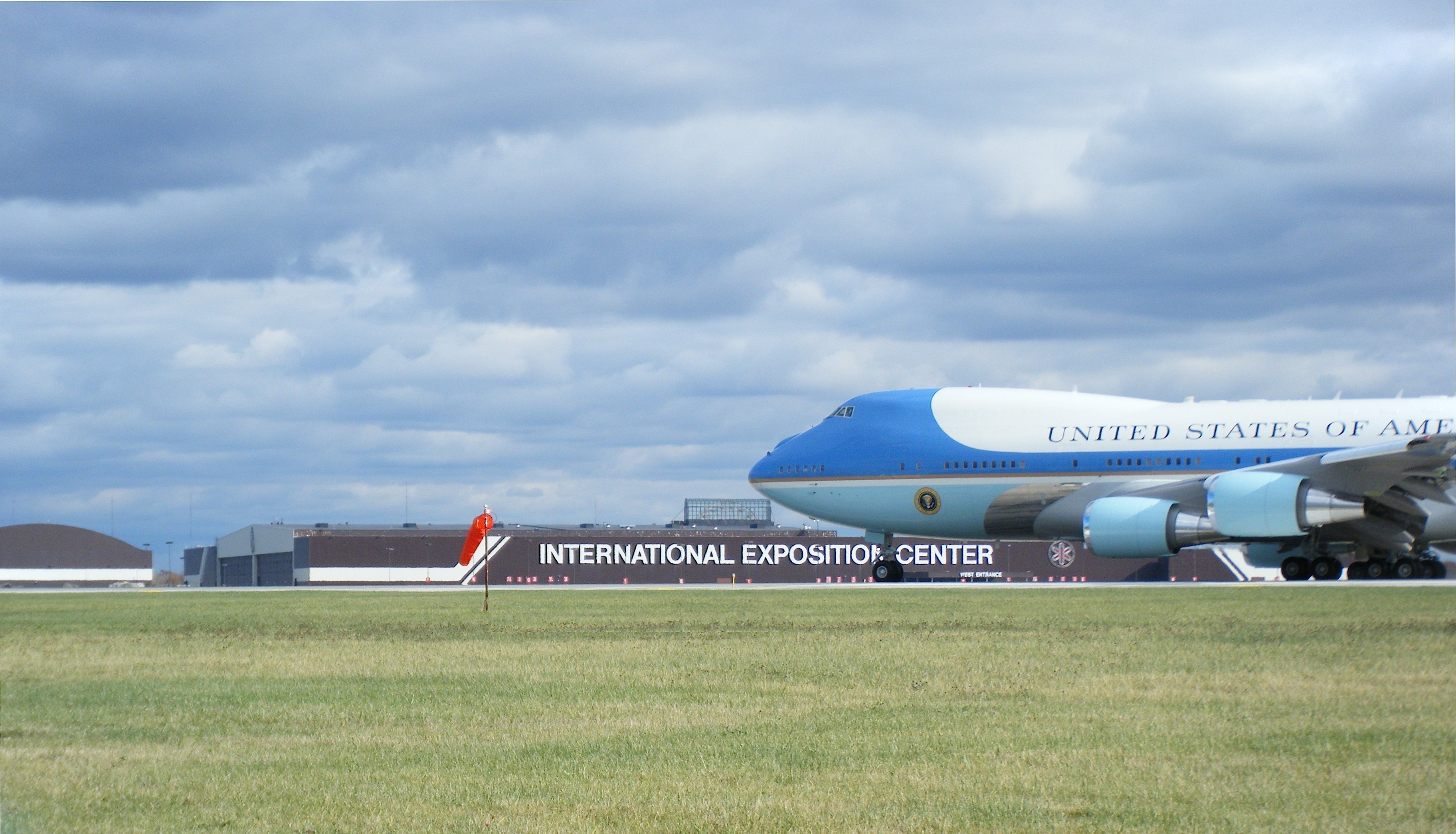File:Air Force One Takeoff.JPG - Wikimedia Commons