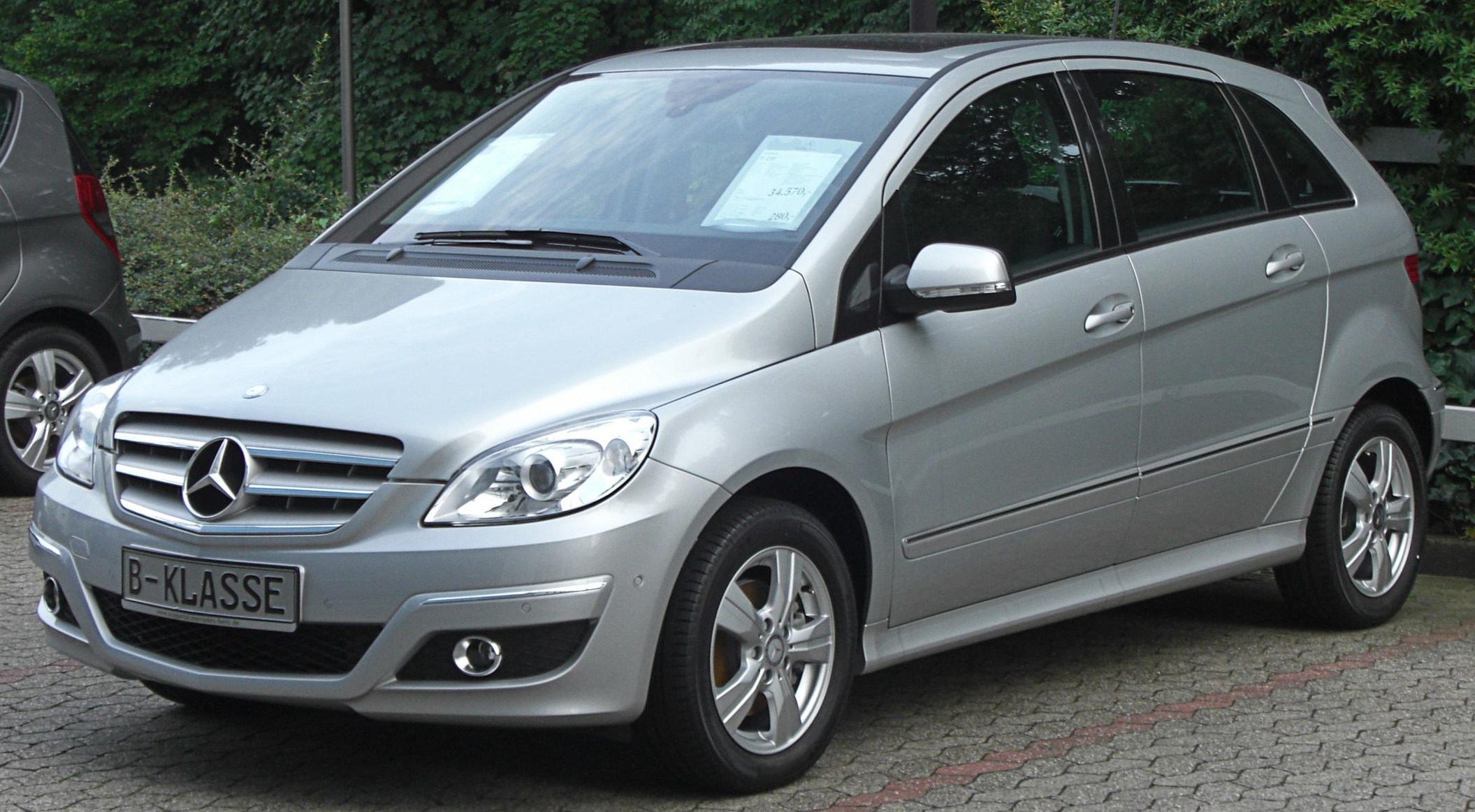 Description Mercedes B-Klasse Facelift front.jpg