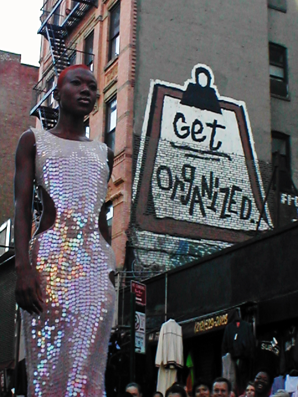 Description Sequin dress by David Shankbone.jpg