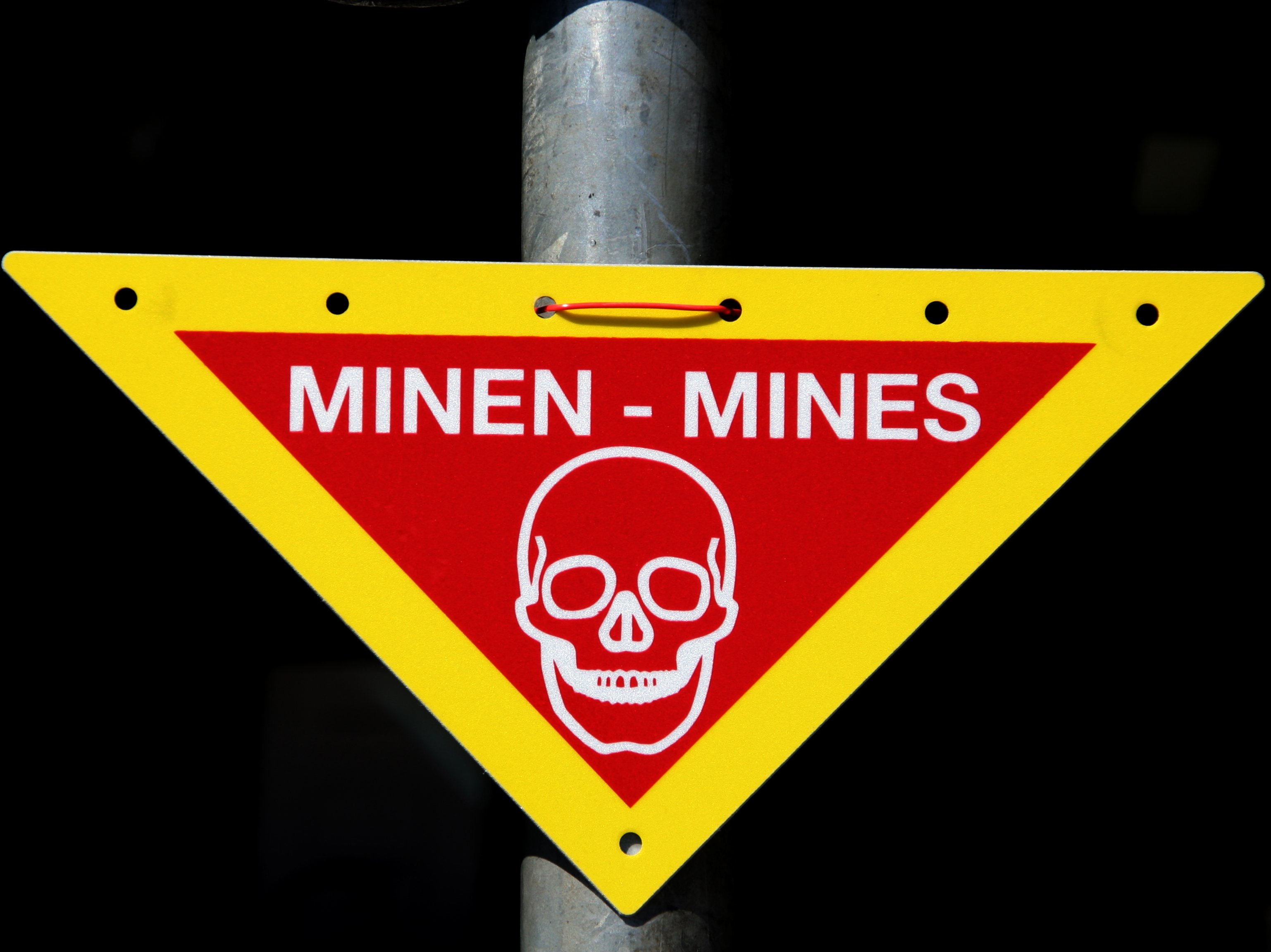 Mines warning sign.jpg