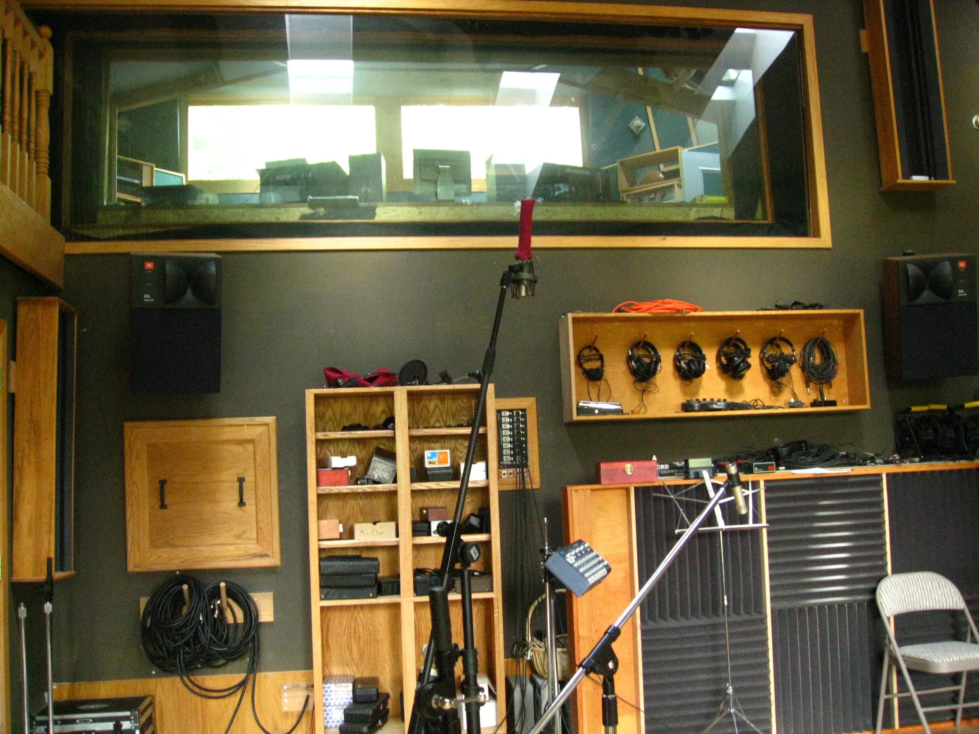 tracking room of supernatural sound 