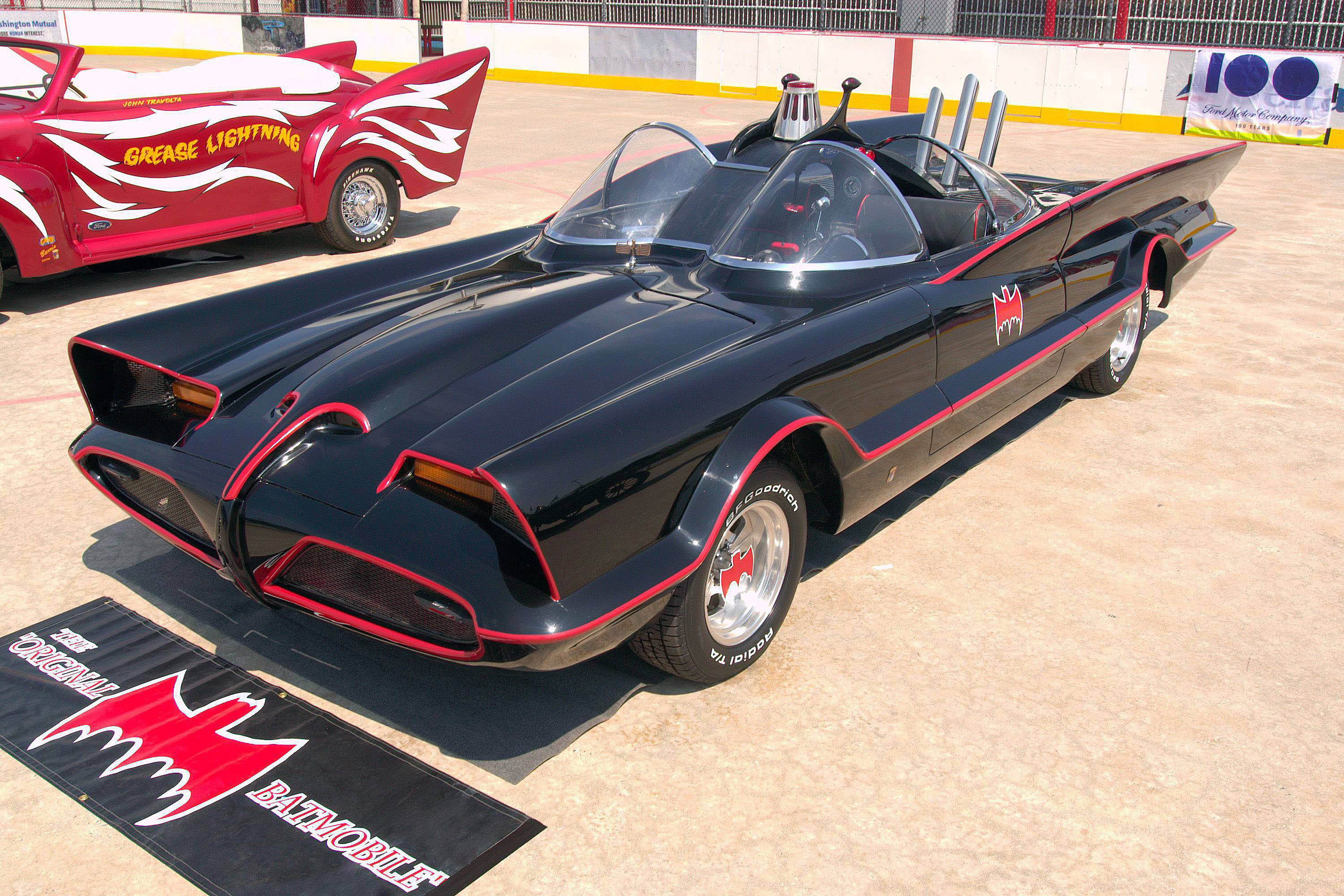 1960s_Batmobile_(FMC).jpg