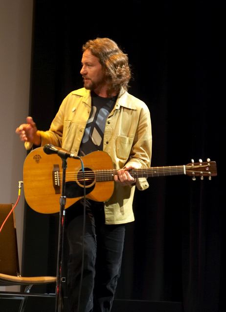 eddie vedder ukulele songs. Photo of Eddie Vedder from