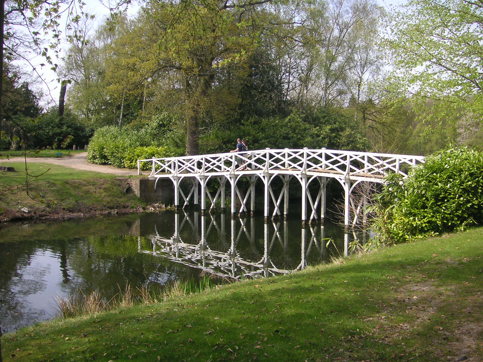 File:Painshill Park 012 Chinese Bridge.JPG - Wikipedia, the free 