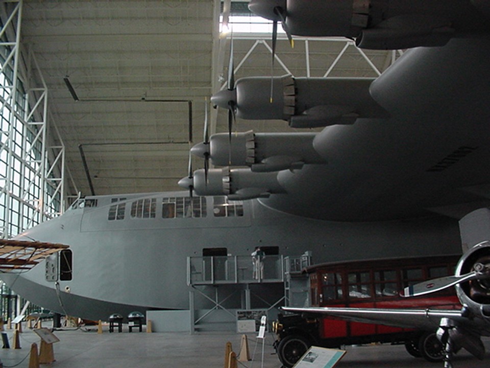 Spruce_goose_evergreen_aviation_museum_t