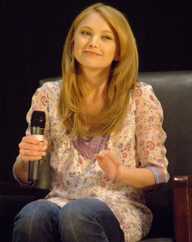 FileElisabeth Harnois at The Witching Hour 2006jpg