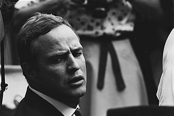 Datei:Marlon Brando 1963.jpg