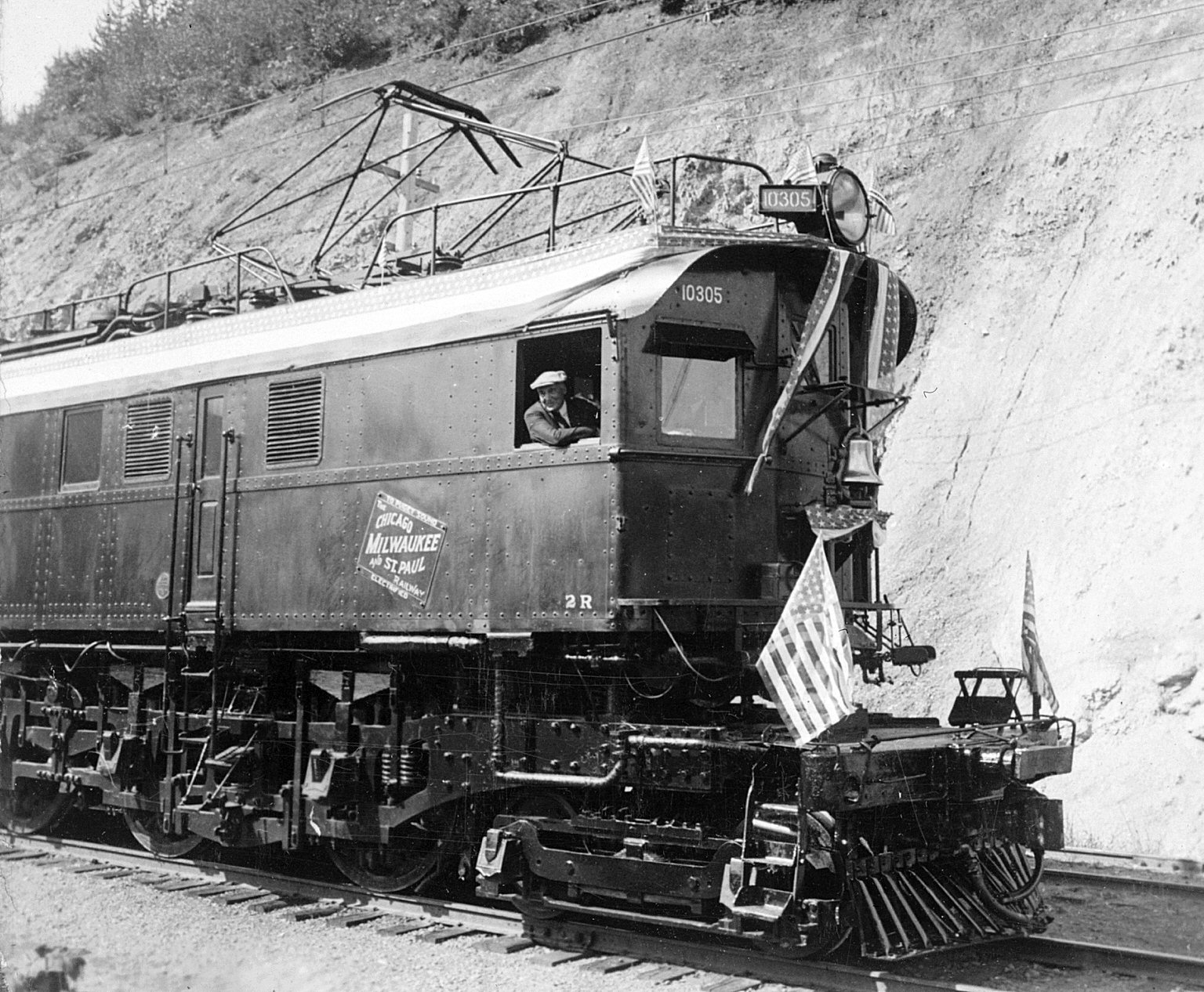 external image President_Harding_Electric_Locomotive_Cab.jpg