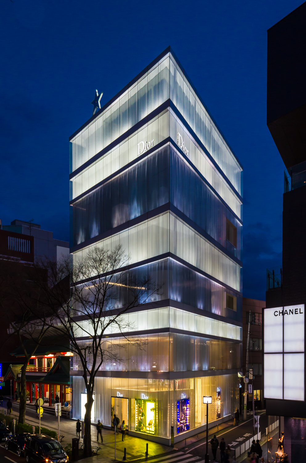 Image Source: http://upload.wikimedia.org/wikipedia/commons/a/ac/Christian_Dior_Omotesando_Tokyo.JPG