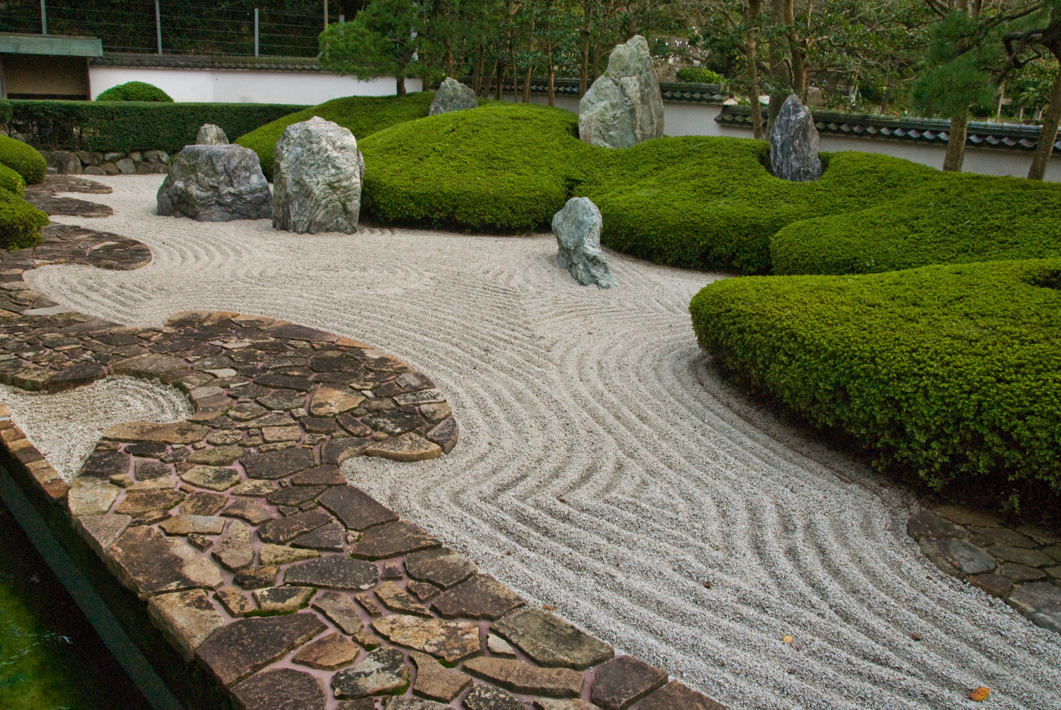 Description Komyoji Rock Garden.jpg