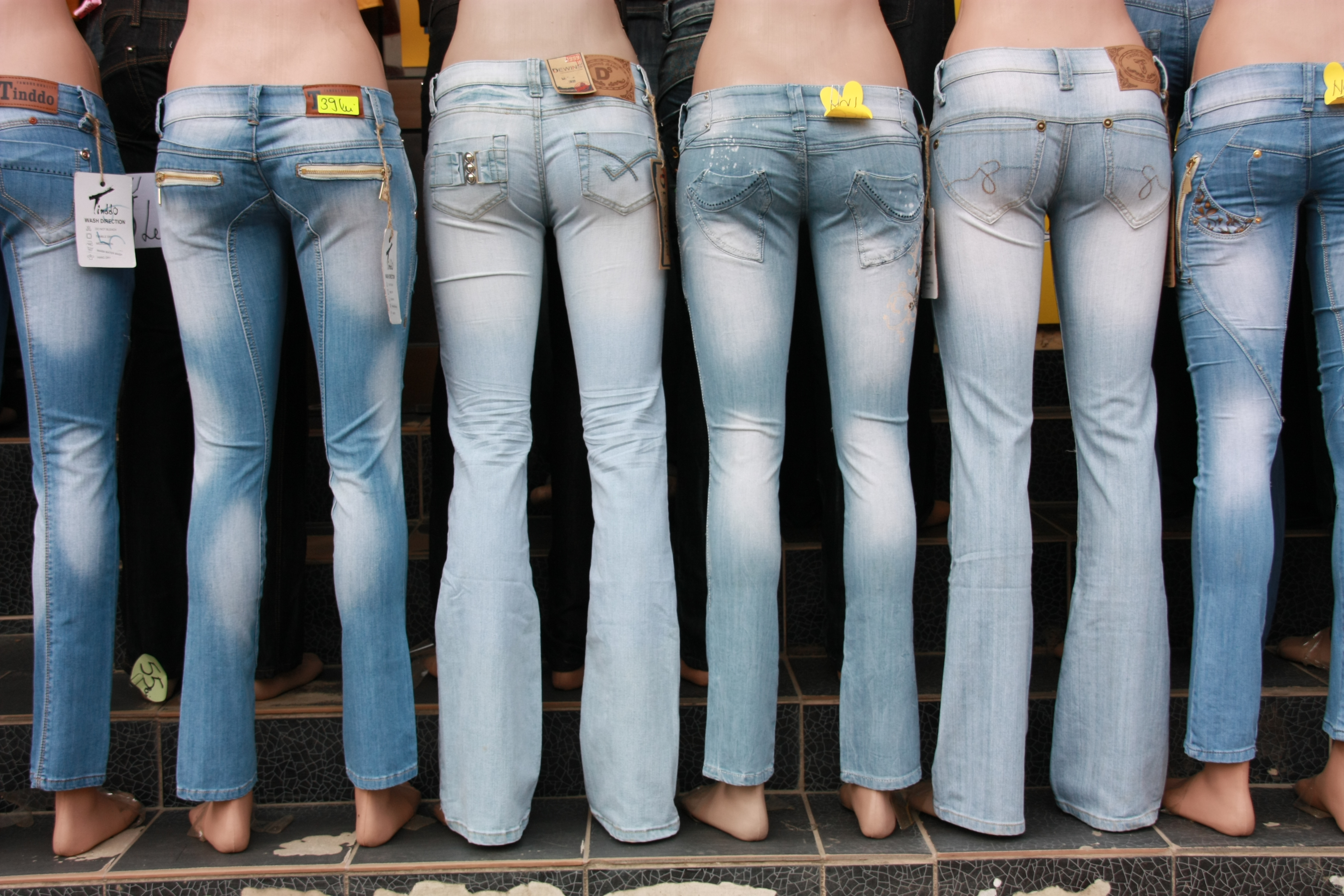 File:Mannequin with jeans.jpg - Wikimedia Commons