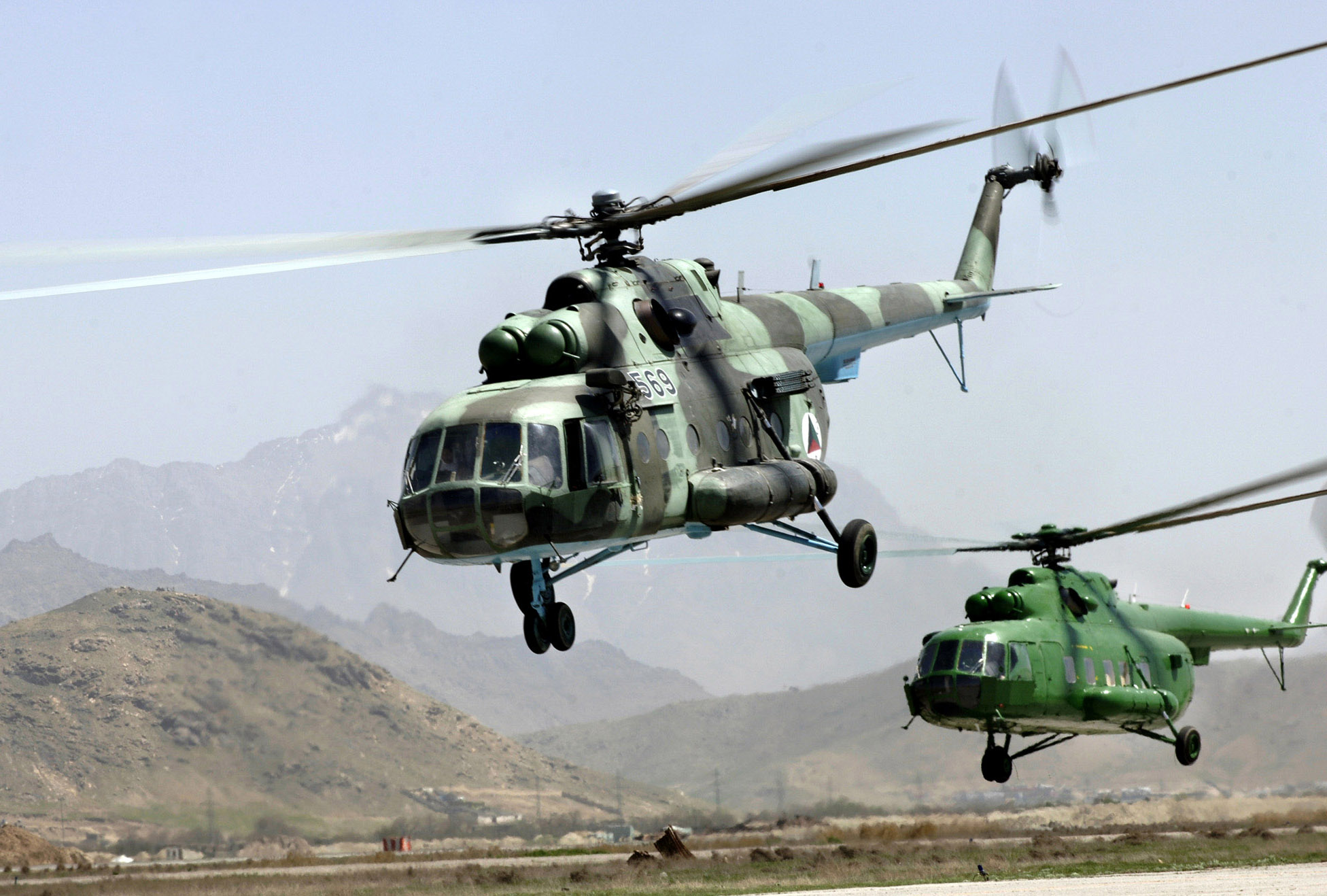 http://upload.wikimedia.org/wikipedia/commons/a/ae/Afghan_MI-17_helicopters.jpg
