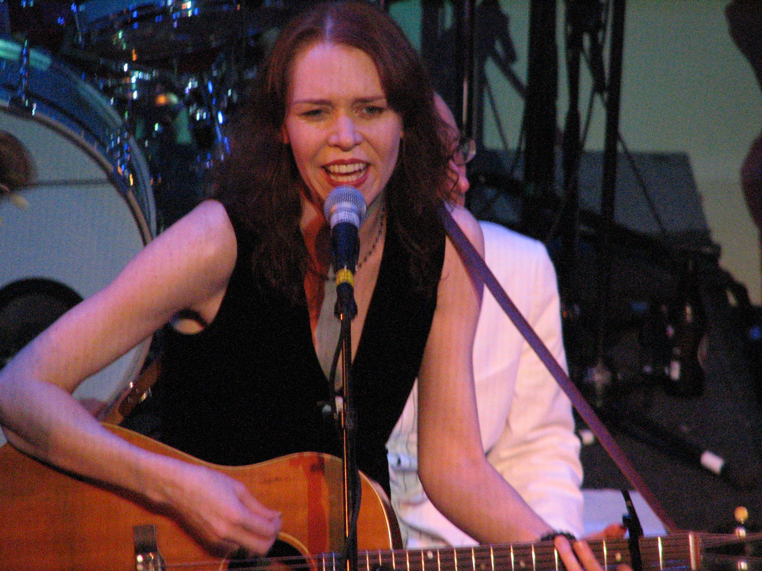 File:Gillian Welch at Town