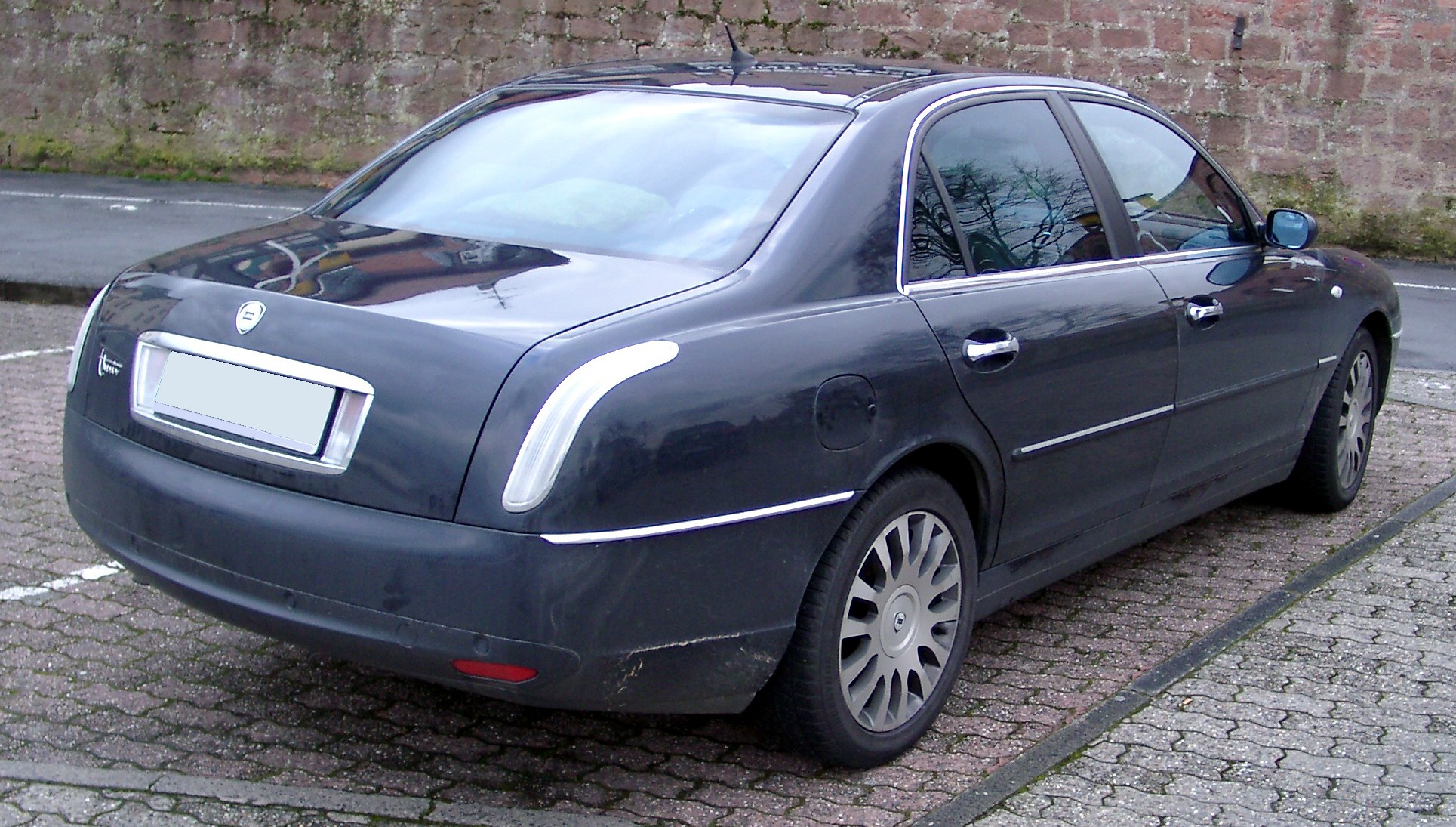 Lancia_Thesis_rear_20071211.jpg