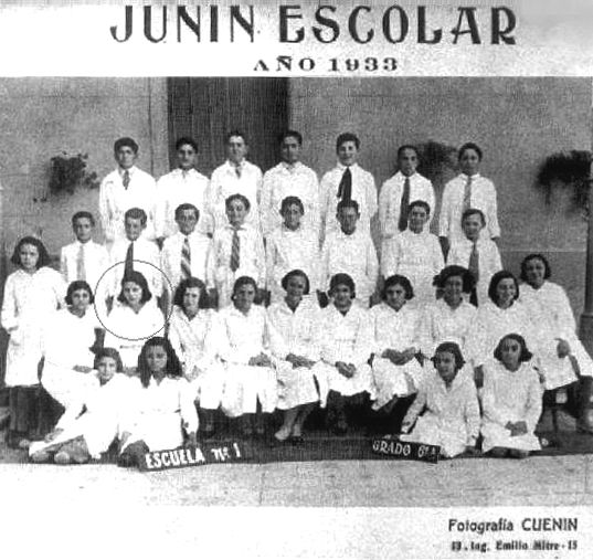 Ficheiro:Eva Perón - Foto escolar 5Grado - Junin 1933 (2) (señalada x mi).jpg