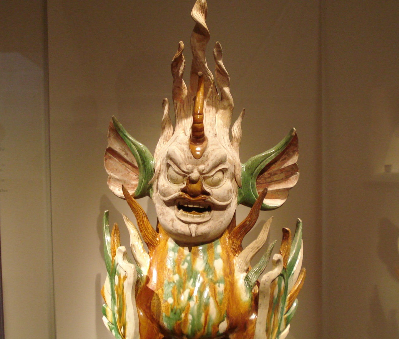 http://upload.wikimedia.org/wikipedia/commons/b/b1/Sancai_earthenware_tomb_guardian,_Tang_Dynasty.jpg