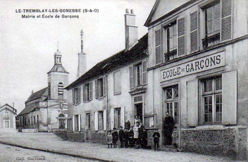 http://upload.wikimedia.org/wikipedia/commons/b/b1/Tremblay-les-Gonesse_-_Mairie_et_école_de_garçons.jpg