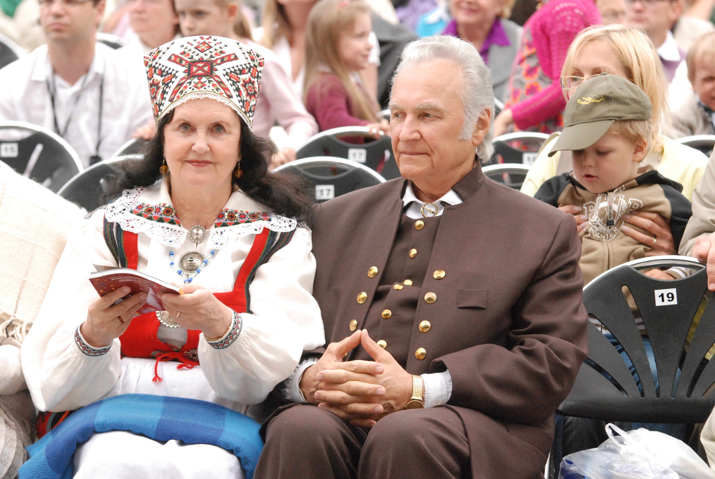 Arnold_and_Ingrid_Rüütel_-_Laulupidu_2009.jpg