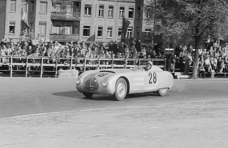 FileFotothek df roeneg 0006637 003 Heinz Melkus in einem Veritas 1500ccm