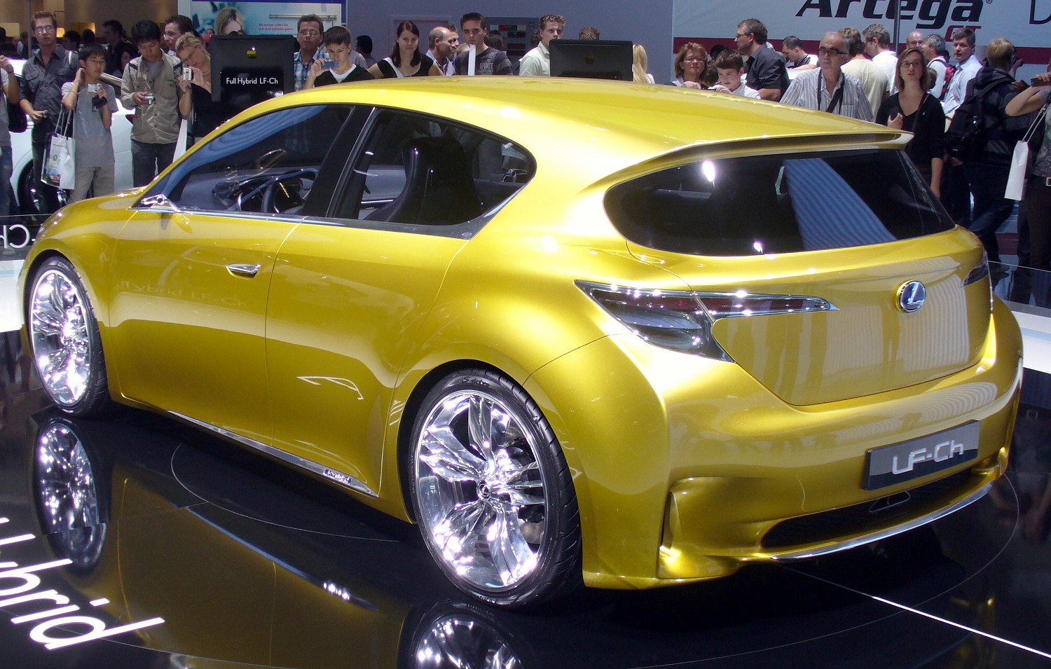 Lexus Ch