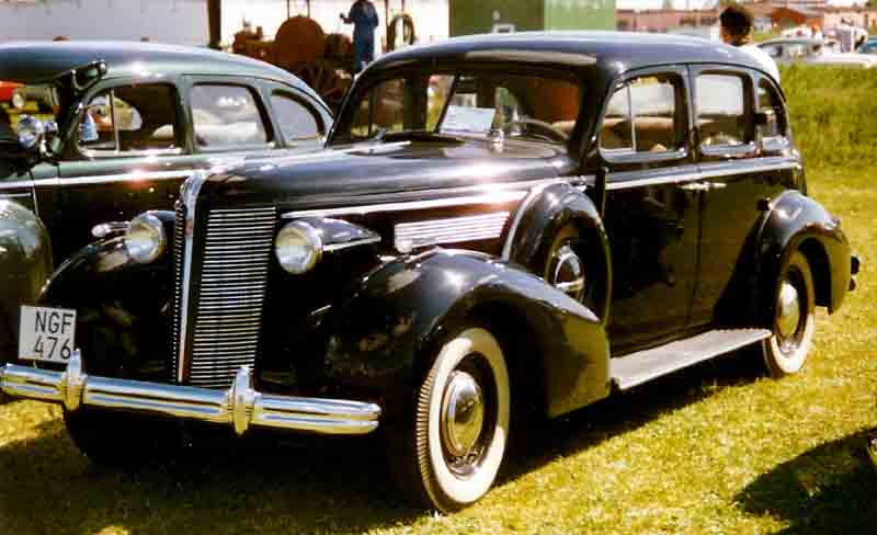 FileBuick 4Dorrars Sedan 1937jpg No higher resolution available