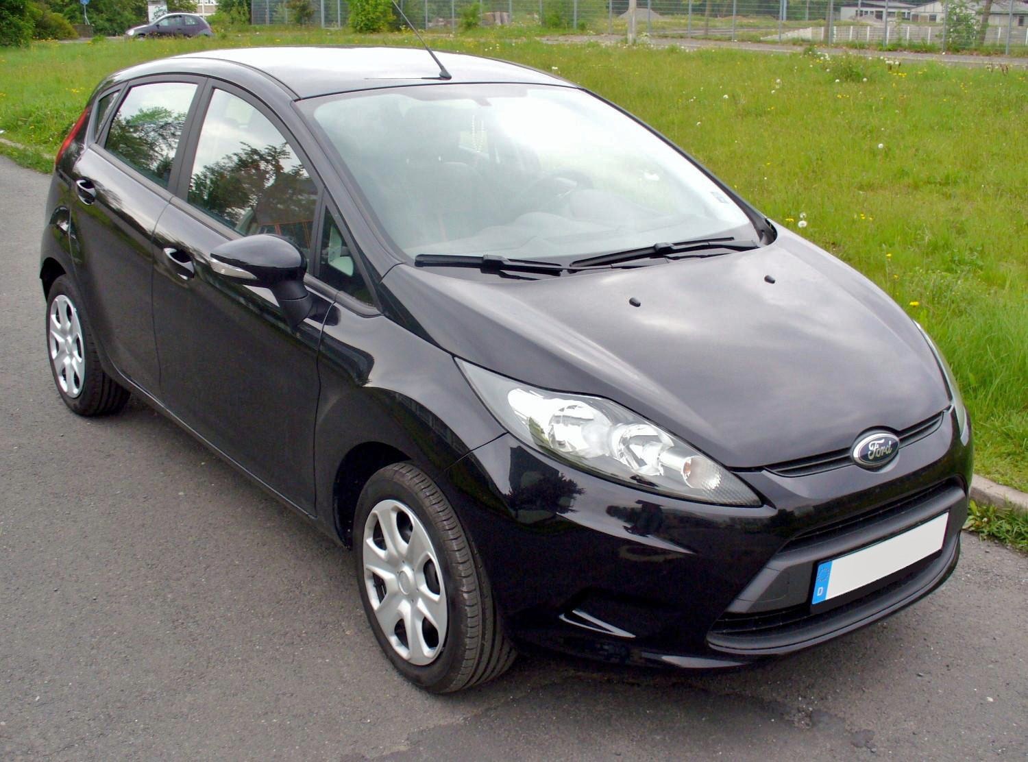 Ford_Fiesta_Mk6_Trend_Pantherschwarz.jpg