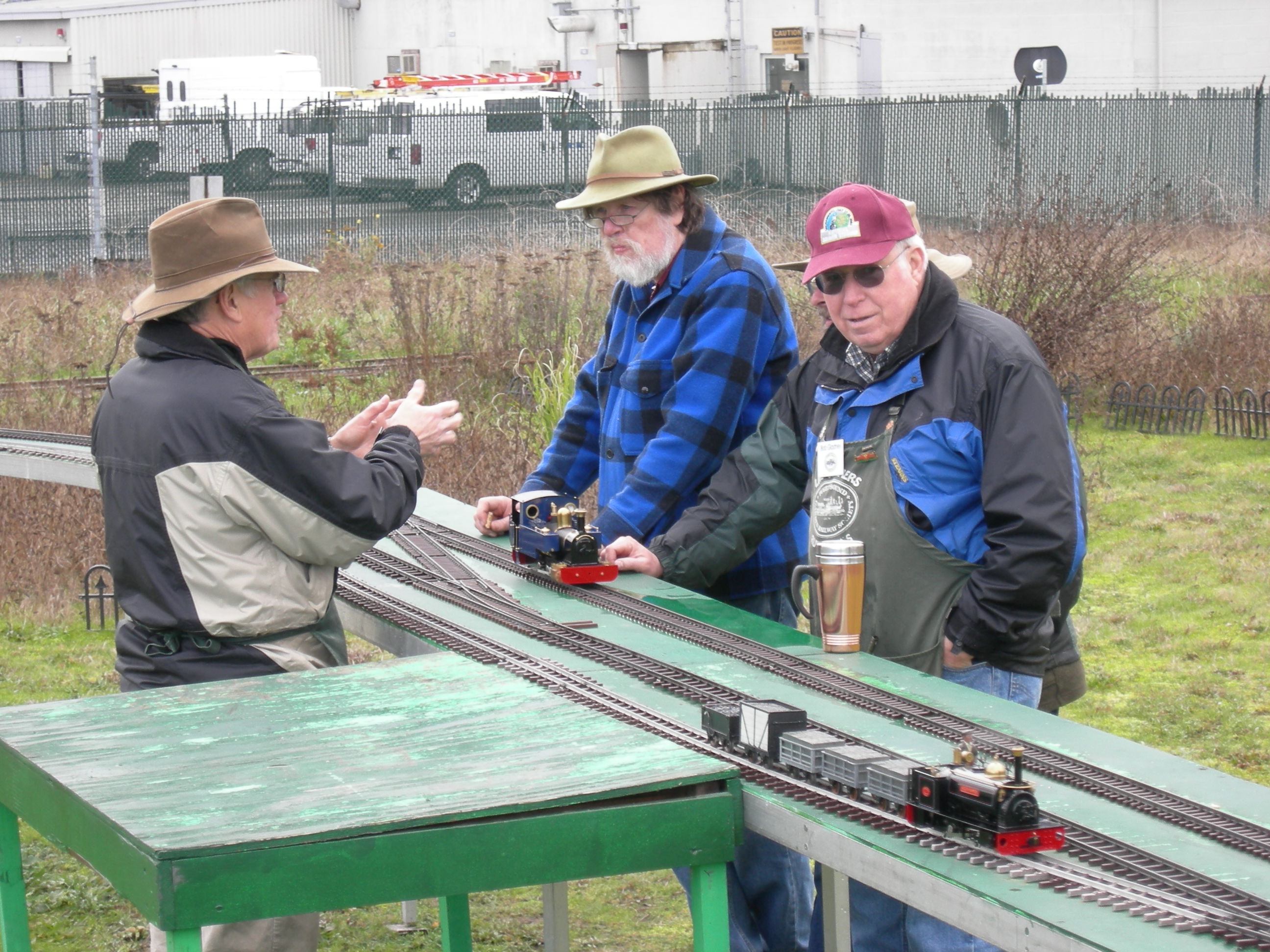 File:Model steam train enthusiasts 03.jpg - Wikimedia Commons