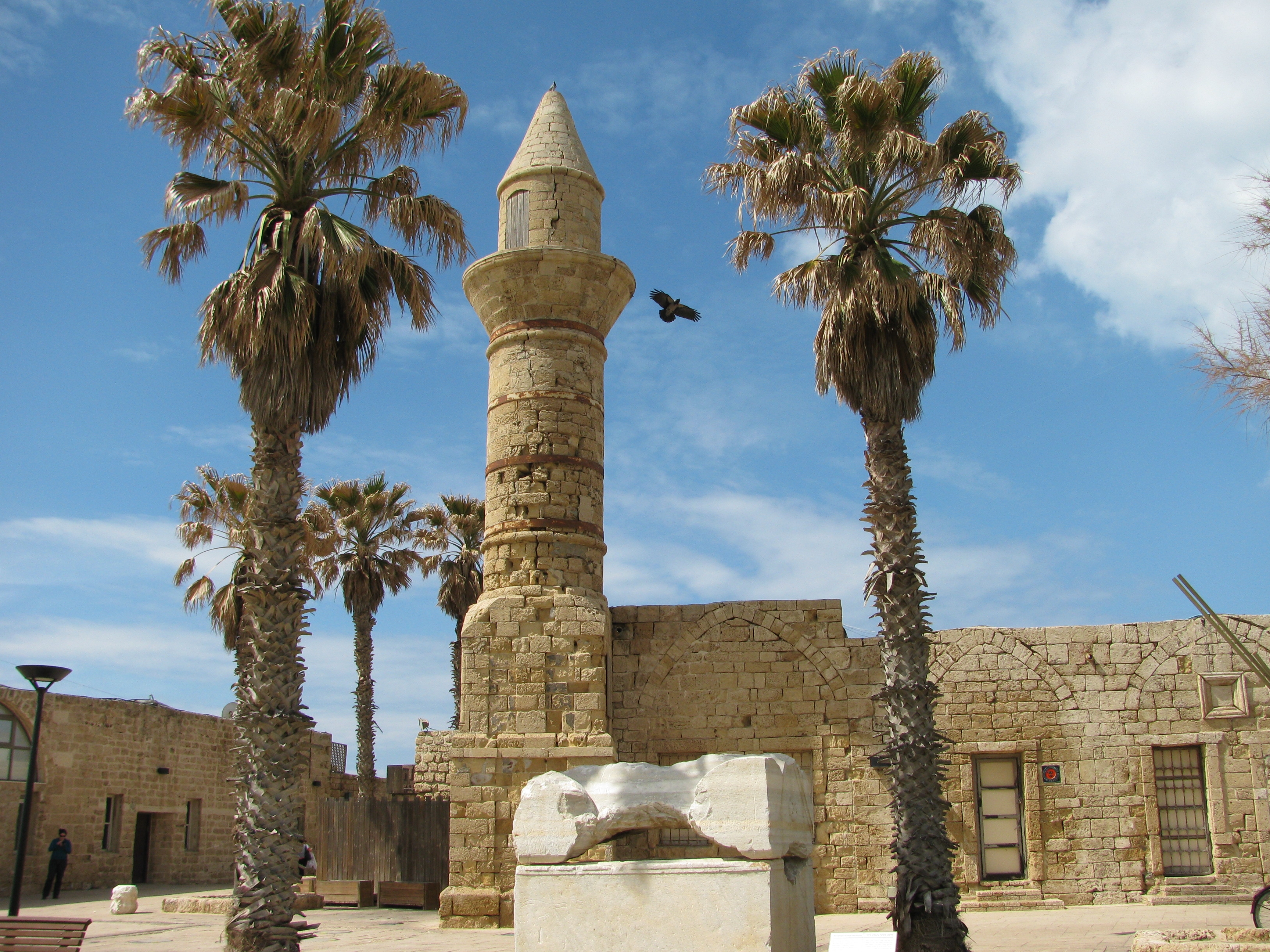 Bosnian_mosque_in_Caesarea.JPG