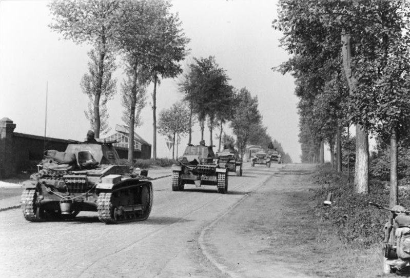 File:Bundesarchiv Bild 101I-127-0396-13A, Im Westen, deutsche Panzer.jpg