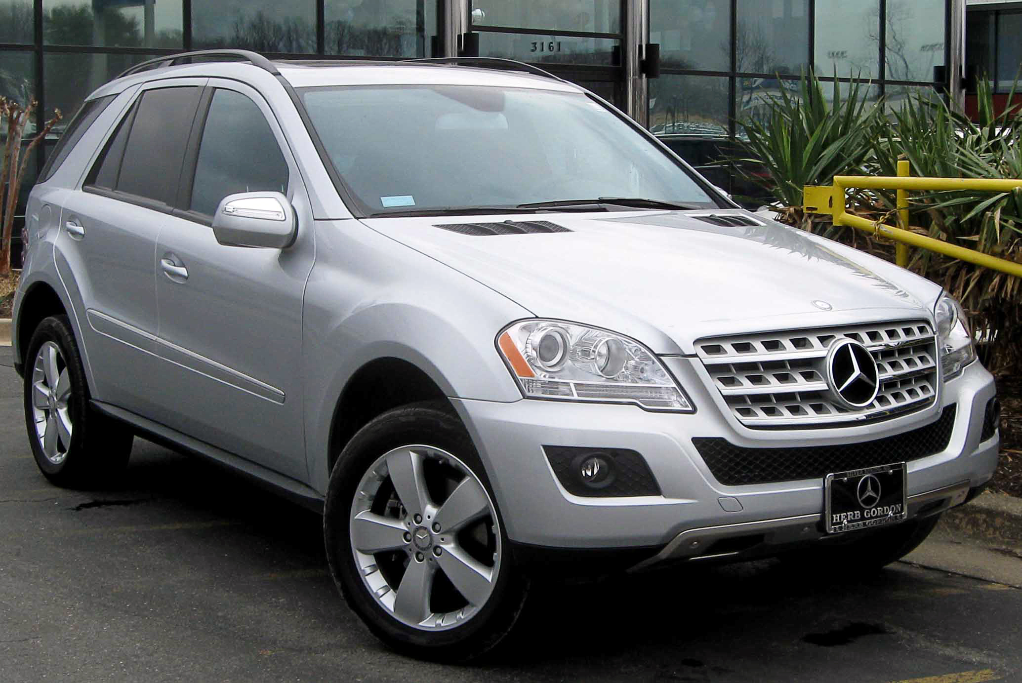 File:Mercedes-Benz ML350.jpg - Wikipedia, the free encyclopedia