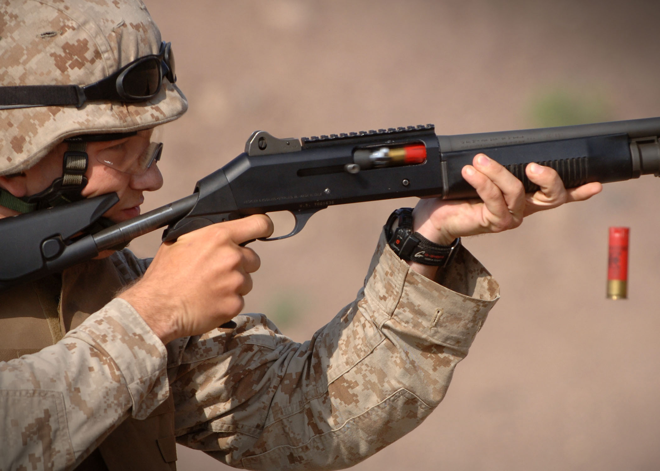 Description Shotgun in training US military.jpg