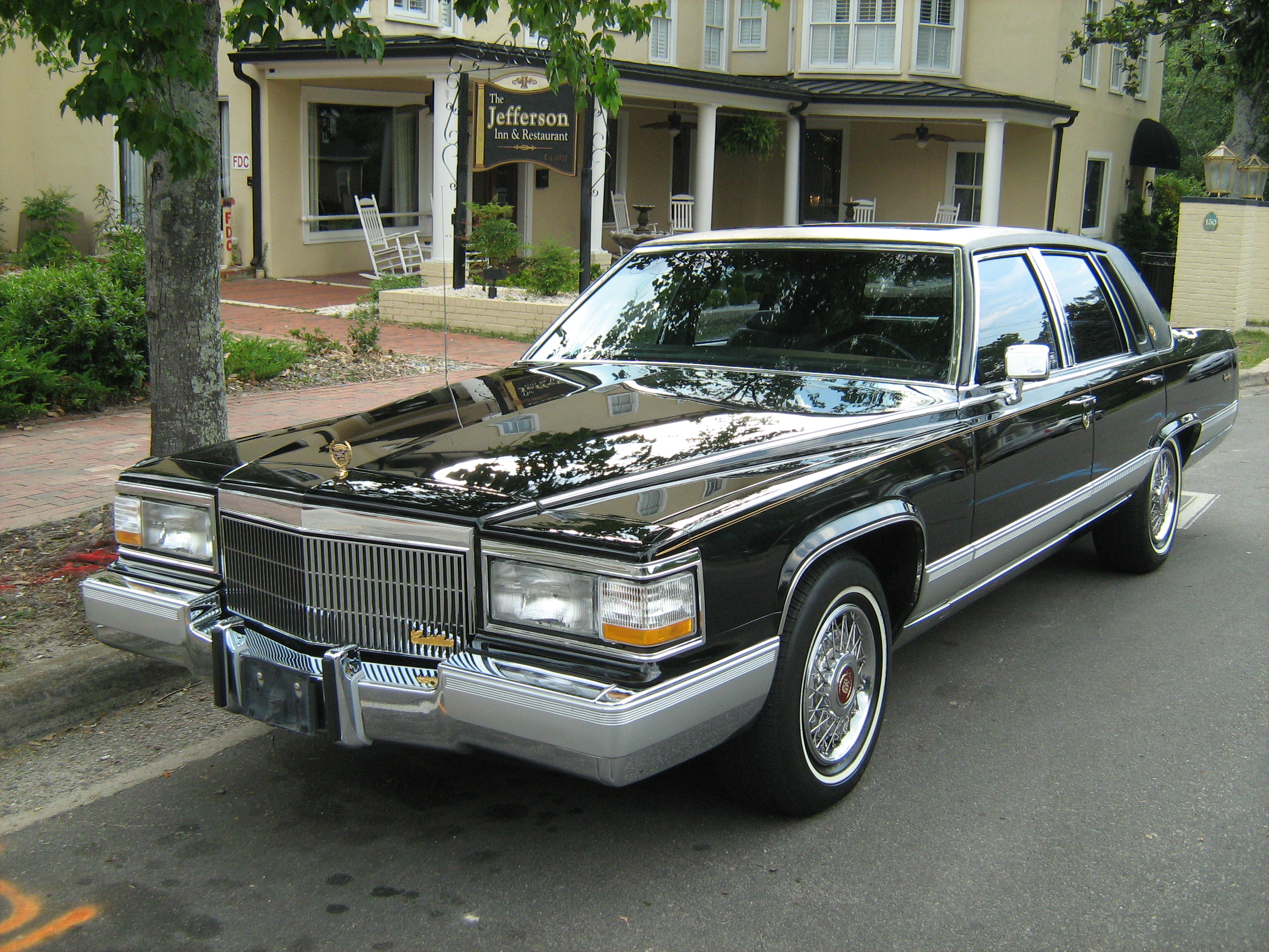 1991_Cadillac_Brougham_gold-edition_blac
