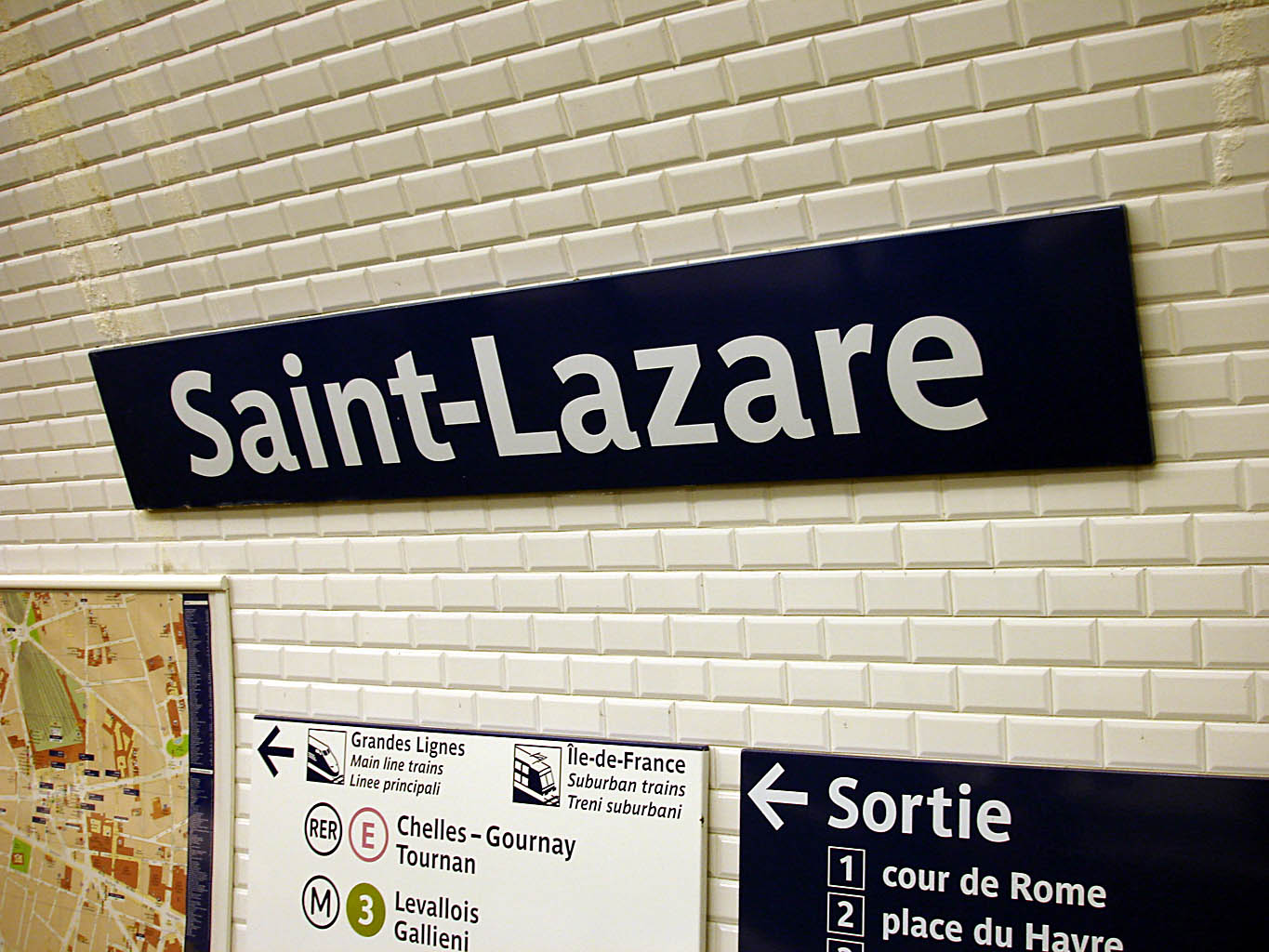 Description Metro de Paris - Ligne 12 - Saint-Lazare 04.jpg