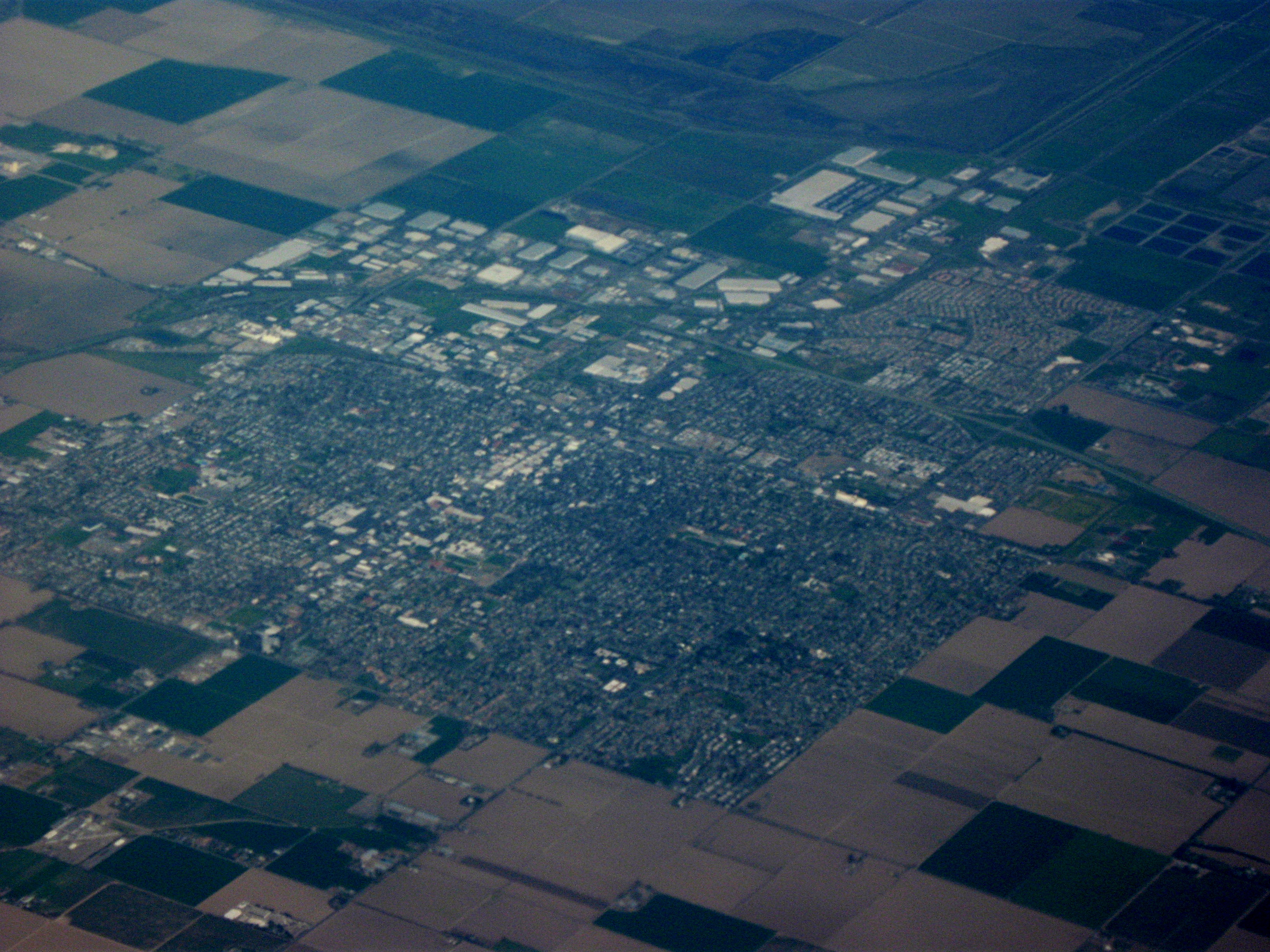 Description Aerial view of Woodland, California.jpg