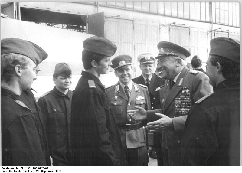 FileBundesarchiv Bild 18319830926021 DDR Hoffmann bei