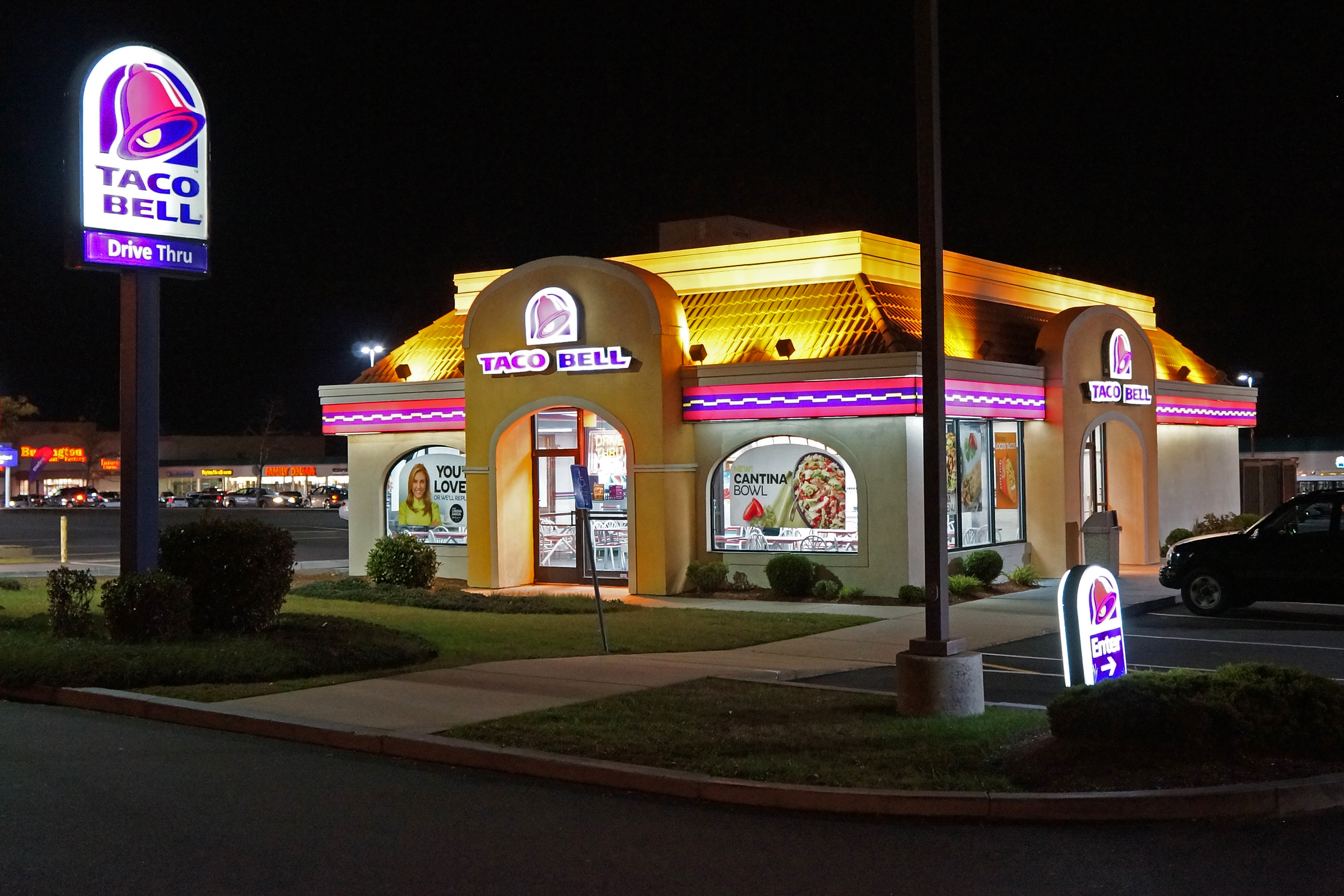 Taco_Bell_Night.JPG