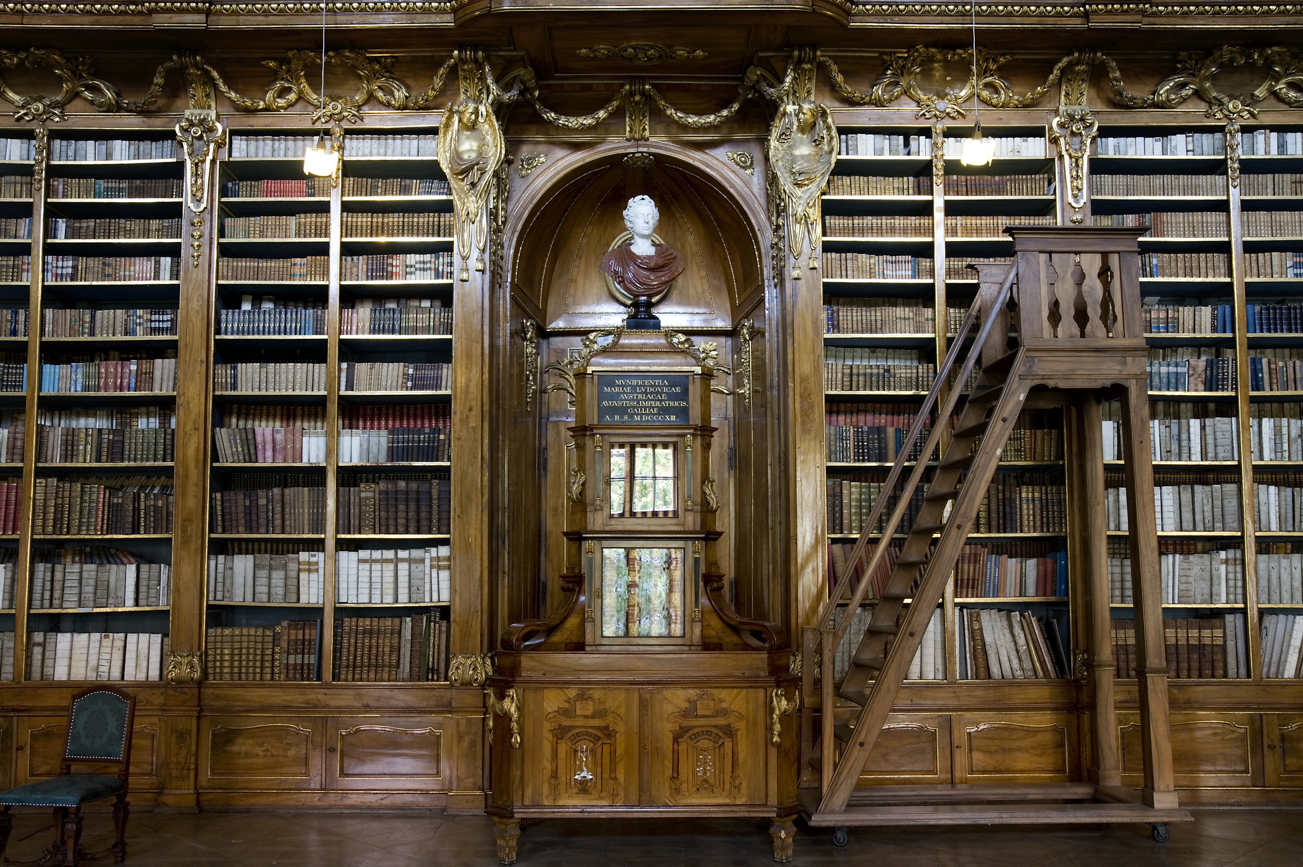 A_Baroque_library%2C_Prague_-_7529.jpg